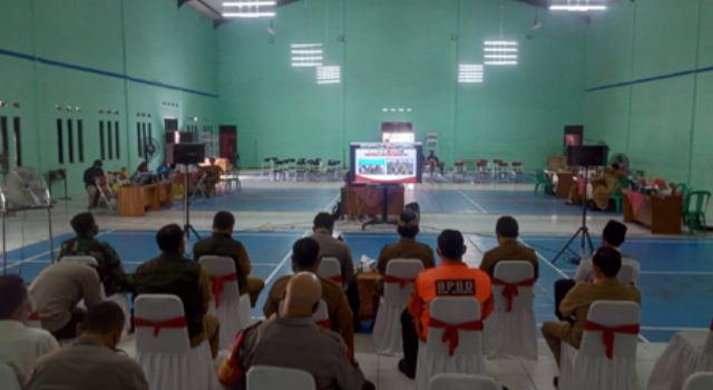 Kabupaten Cirebon di Lemahabang, Kapolri Pantau Percepatan Vaksinasi Booster via Zoom Meeting