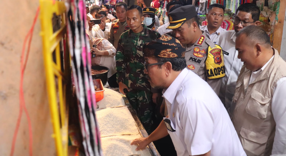 Stabilkan Harga Beras, Operasi Pasar Digelar di Kecamatan Waled