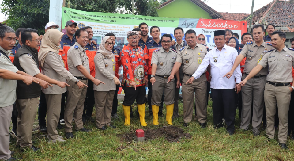 Pemkab Cirebon Dukung Program Gemapatas dan Gebyar PTSL Tahun 2023 di Desa Mundu Pesisir