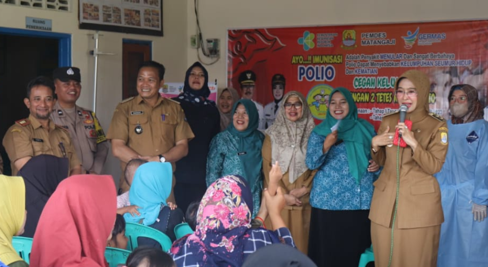 Sambangi Desa Matangaji, Wabup Ayu Tinjau Pelaksanaan PIN Polio dan Edukasi Stunting