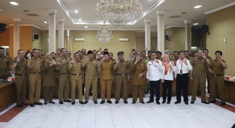 Carikan Solusi, Bupati Imron Kumpulkan Camat dan Kepala Perangkat Daerah