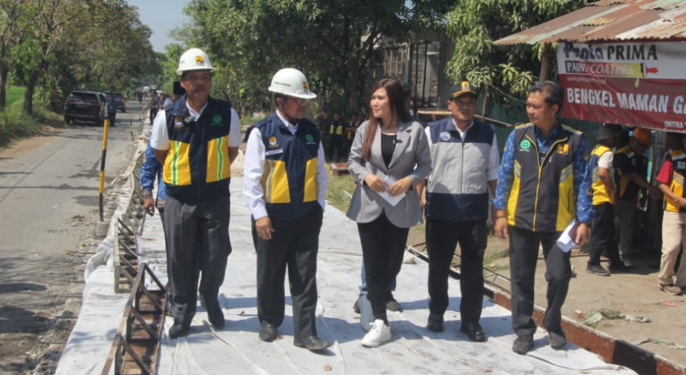 Jawab Keluhan Masyarakat, Bupati Tinjau Langsung Peningkatan Jalan yang Rusak