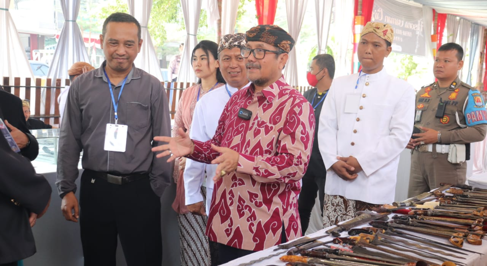 Buka Pameran Pesona Gaman, Bupati Imron Minta Masyarakat Lestarikan Peninggalan Sejarah