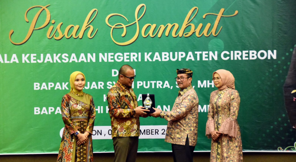 Bupati Imron Hadiri Pisah Sambut Kejari Kabupaten Cirebon