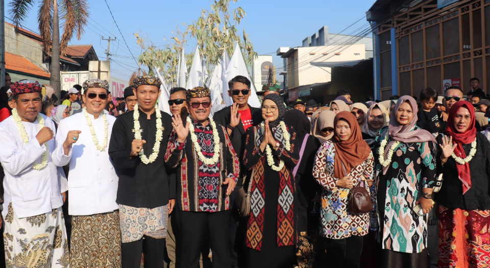 Ribuan Warga Padati Acara Memayu Buyut Trusmi, Bupati Imron: Tetap Lestarikan Budaya Kita