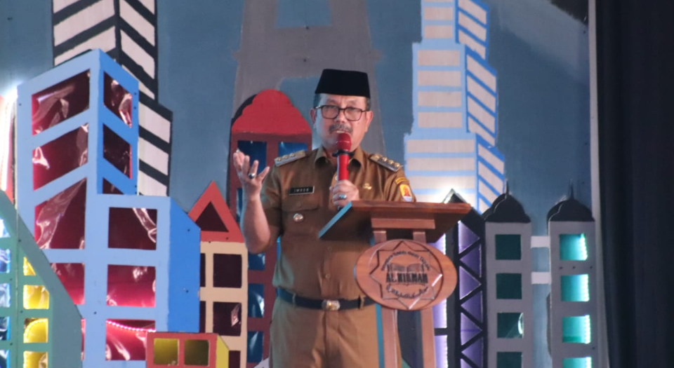 Songsong Indonesia Emas, Bupati Imron Minta Santri Tetap Semangat untuk Belajar